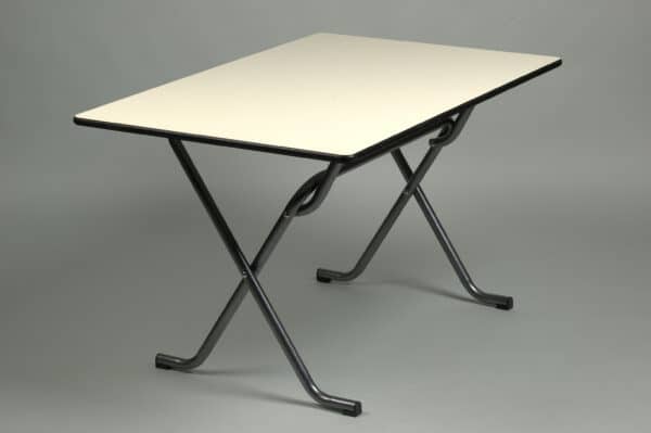 Table pliante HUGO plateau mélaminé table X mobilier intérieur pour collectivités